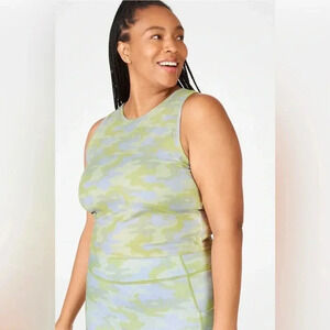 NWT Fabletics• Ressler Crop Tank size 4X